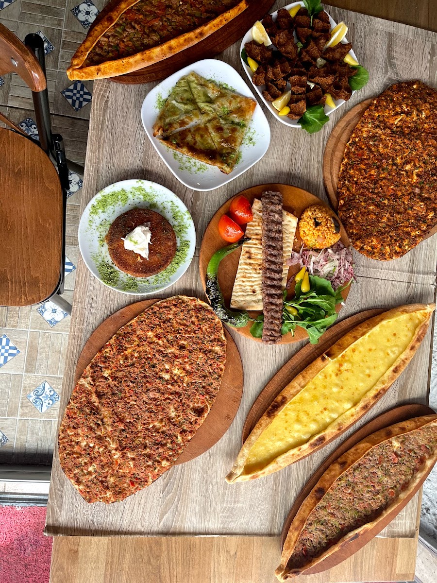 Hali̇l Usta Kebap & Lahmacun Photos 2